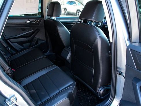 Used 2024 Volkswagen Jetta SE image 34