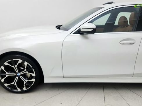 Used 2025 BMW 330i Sedan RWD image 18