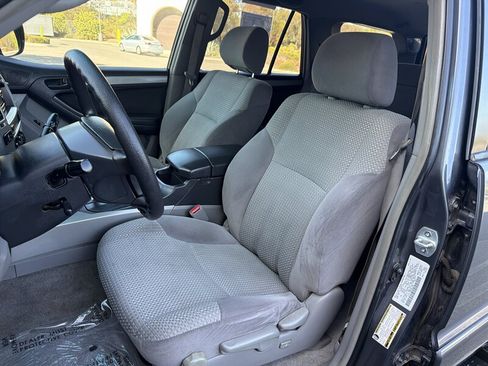 Used 2004 Toyota 4Runner SR5 RWD image 12