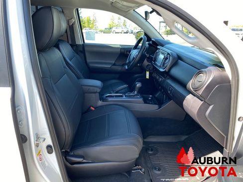 Used 2019 Toyota Tacoma SR w/ SR Convenience Package RWD image 13