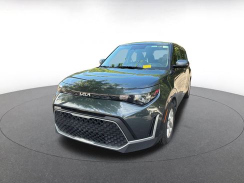 Used 2025 Kia Soul LX w/ LX Technology Package FWD image 3