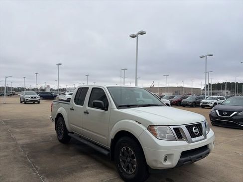 Used 2019 Nissan Frontier Desert Runner image 5