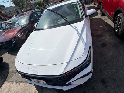 Used 2025 Hyundai Elantra SEL