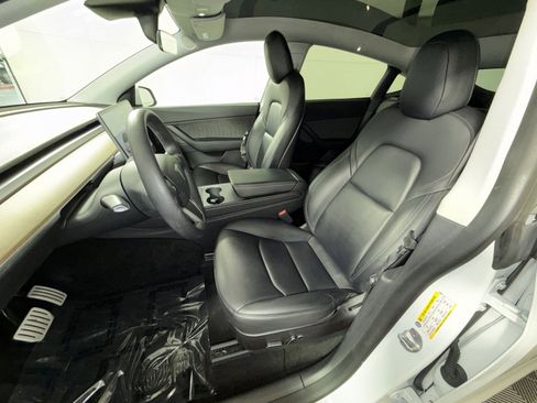 Used 2021 Tesla Model Y Performance image 13