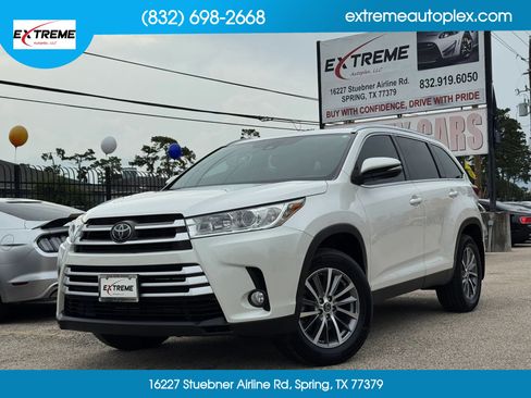 Used 2019 Toyota Highlander XLE FWD image 1