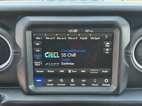 Used 2023 Jeep Wrangler Unlimited Sahara w/ Cold Weather Group AWD/4WD image 16