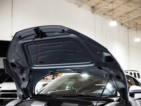 Used 2017 Audi R8 V10 w/ Carbon Exterior Package image 42