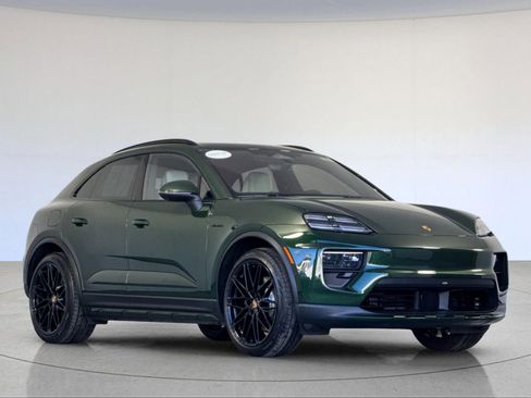 Used 2025 Porsche Macan 4S Electric image 10