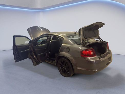 Used 2014 Dodge Avenger SE w/ Blacktop Package FWD image 12