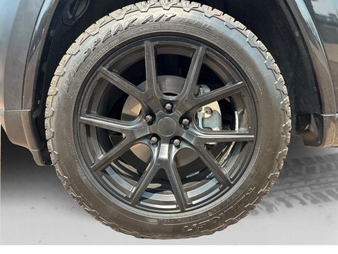 Used 2015 Jeep Grand Cherokee Altitude AWD/4WD image 19