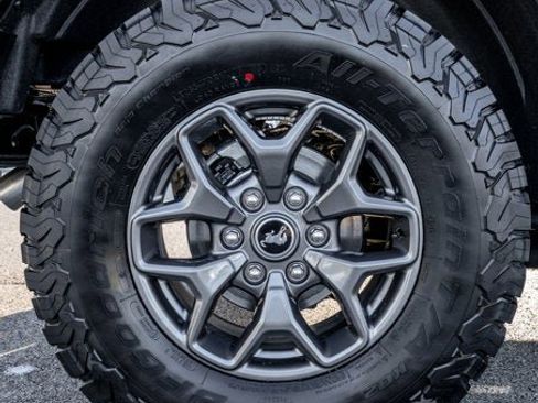 New 2025 Ford Bronco Badlands image 9