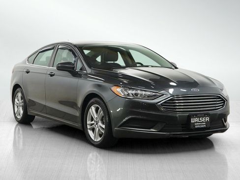 Used 2018 Ford Fusion SE FWD image 7