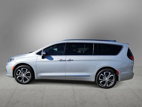 New 2026 Chrysler Pacifica Pinnacle image 5