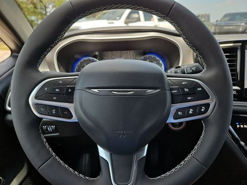 New 2027 Chrysler Pacifica Select FWD image 30