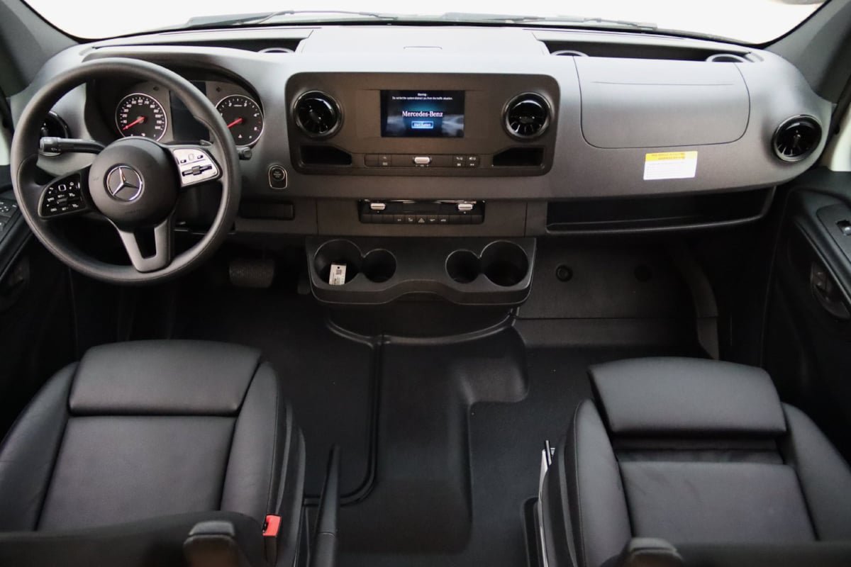 Used 2024 Mercedes-Benz Sprinter 3500 image 39