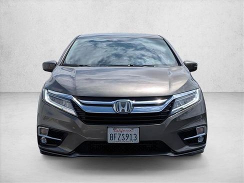 Used 2019 Honda Odyssey Touring image 2
