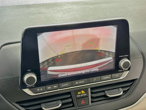 Used 2022 Nissan Altima 2.5 SV AWD/4WD image 3