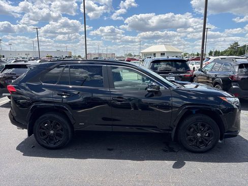 Used 2023 Toyota RAV4 SE w/ Convenience Package AWD/4WD image 2