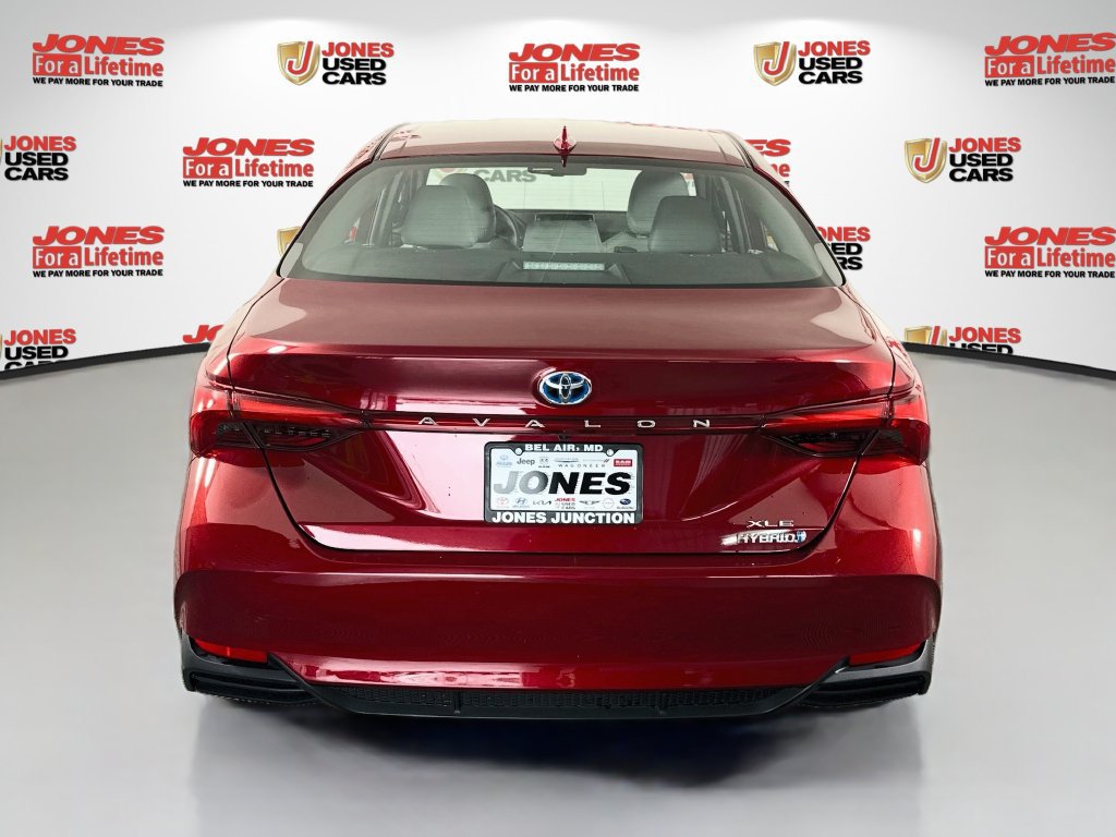 Certified 2021 Toyota Avalon XLE w/ Moonroof Package FWD image 15