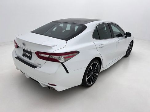 Used 2018 Toyota Camry XSE image 7