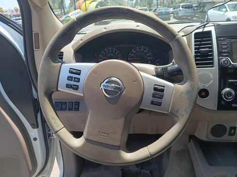 Used 2015 Nissan Frontier SV RWD image 20