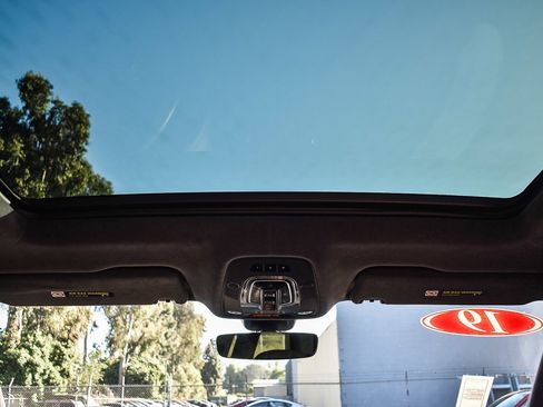 Used 2019 Bentley Bentayga image 15