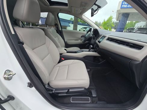 Used 2017 Honda HR-V EX-L image 11