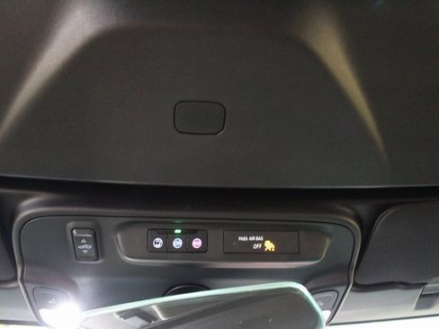 Used 2023 Chevrolet Camaro LT image 19