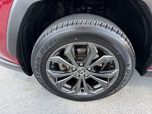 Used 2023 Toyota RAV4 XLE Premium image 10