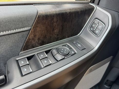 New 2026 Ford F250 Lariat w/ Black Appearance Package image 23