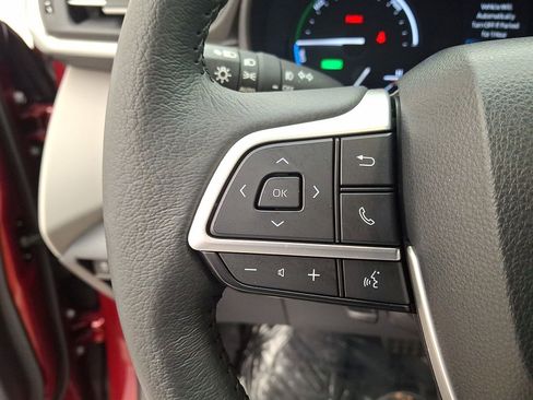 Certified 2024 Toyota Sienna XLE image 17