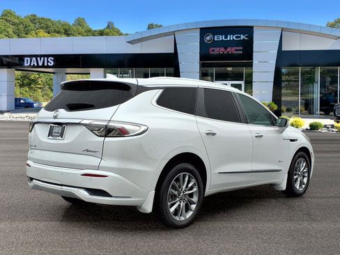 Used 2023 Buick Enclave Avenir image 4