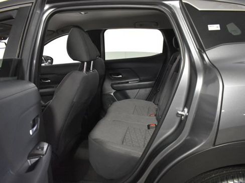 Used 2025 Nissan Kicks SV AWD/4WD image 26