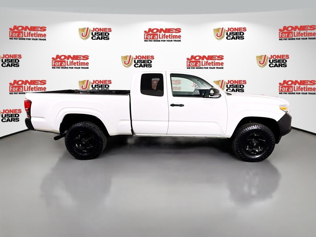 Used 2022 Toyota Tacoma SR AWD/4WD image 18