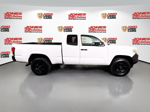 Used 2022 Toyota Tacoma SR AWD/4WD image 18