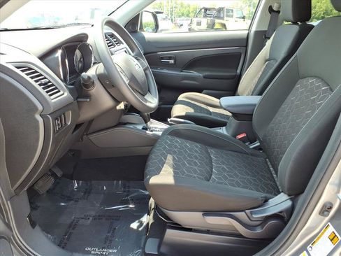 Used 2023 Mitsubishi Outlander Sport ES AWD/4WD image 18