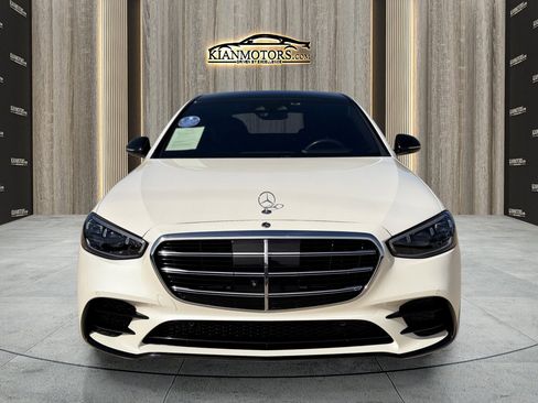 Used 2022 Mercedes-Benz S 500 4MATIC w/ AMG Line Package image 2