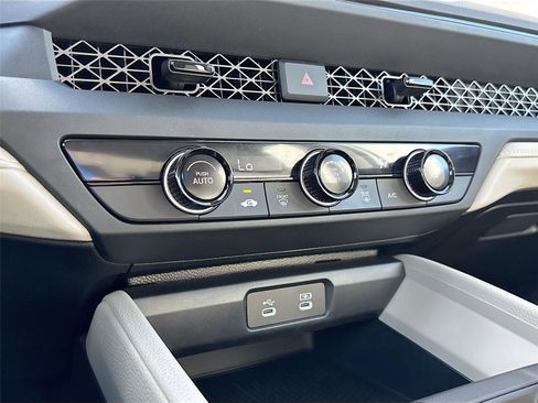 Certified 2025 Honda Accord LX image 17