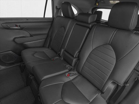 New 2026 Toyota Highlander XLE AWD/4WD image 9