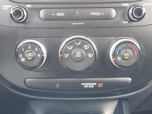 Used 2019 Kia Soul image 19