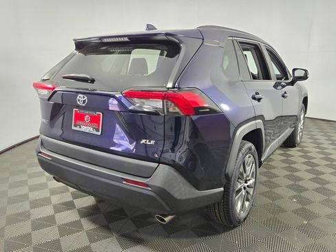 Used 2022 Toyota RAV4 XLE Premium FWD image 8