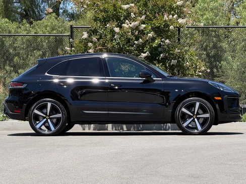 Used 2026 Porsche Macan AWD/4WD image 8