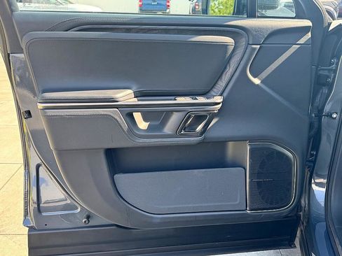 Used 2022 Rivian R1T Launch Edition image 16