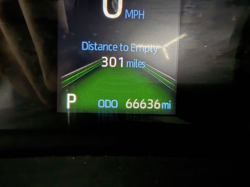 Used 2021 Toyota Sienna XLE image 17