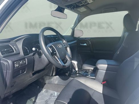 Used 2024 Toyota 4Runner TRD Off-Road Premium image 9