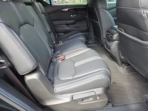 Used 2025 Honda Pilot EX-L image 17