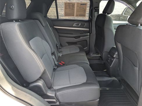 Used 2019 Ford Explorer XLT w/ Equipment Group 201A AWD/4WD image 12