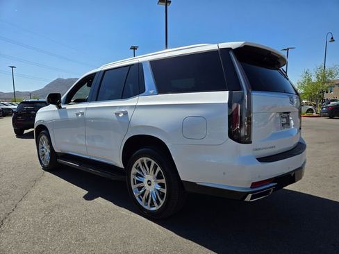 Used 2021 Cadillac Escalade Premium Luxury AWD/4WD image 4