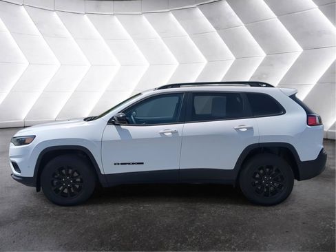 Used 2023 Jeep Cherokee Altitude Lux w/ Lux Elite Package AWD/4WD image 3