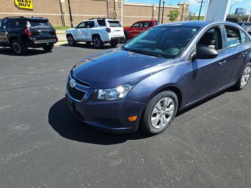 Used 2014 Chevrolet Cruze LS FWD image 7
